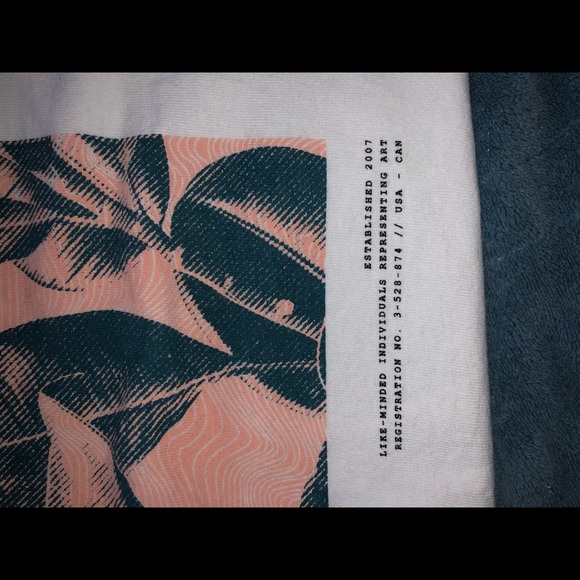 Cute tee⭐️ - Picture 5 of 6